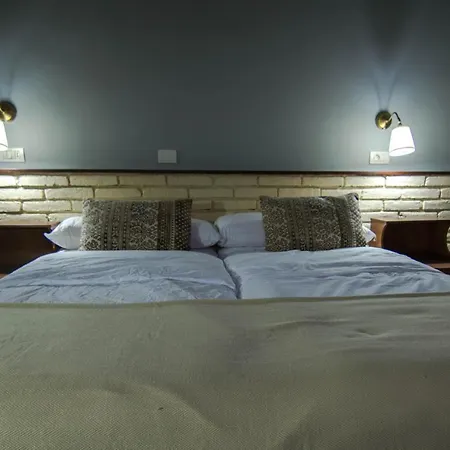 Maria * 拉拉古纳